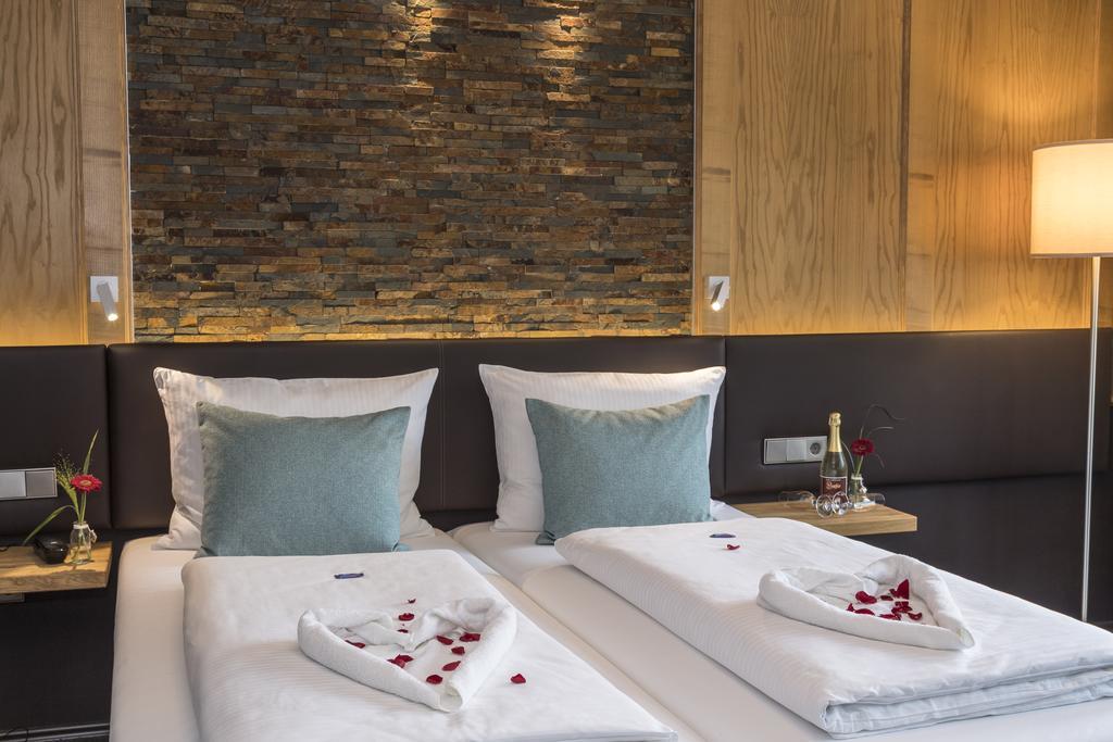 Hotel & Restaurant Becher Donzdorf Εξωτερικό φωτογραφία