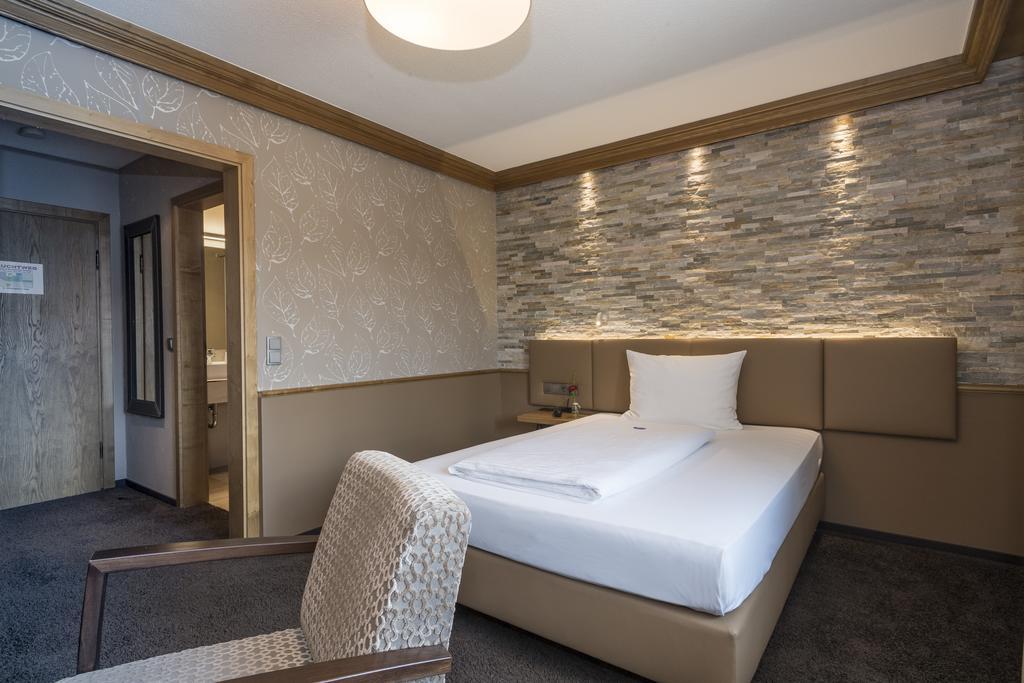 Hotel & Restaurant Becher Donzdorf Εξωτερικό φωτογραφία